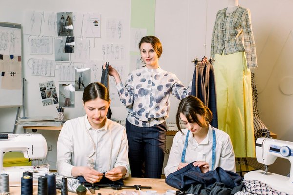 Exploration des ateliers de costume sur mesure à Paris